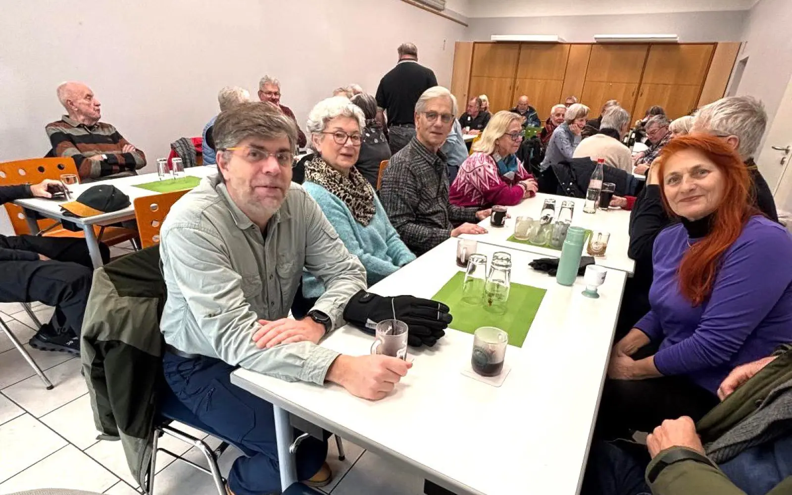 Im Schützenhaus Rahm wurden die Wanderinnen und Wanderer aus Huckingen bestens verpflegt. Foto: Bernhard Schulz
