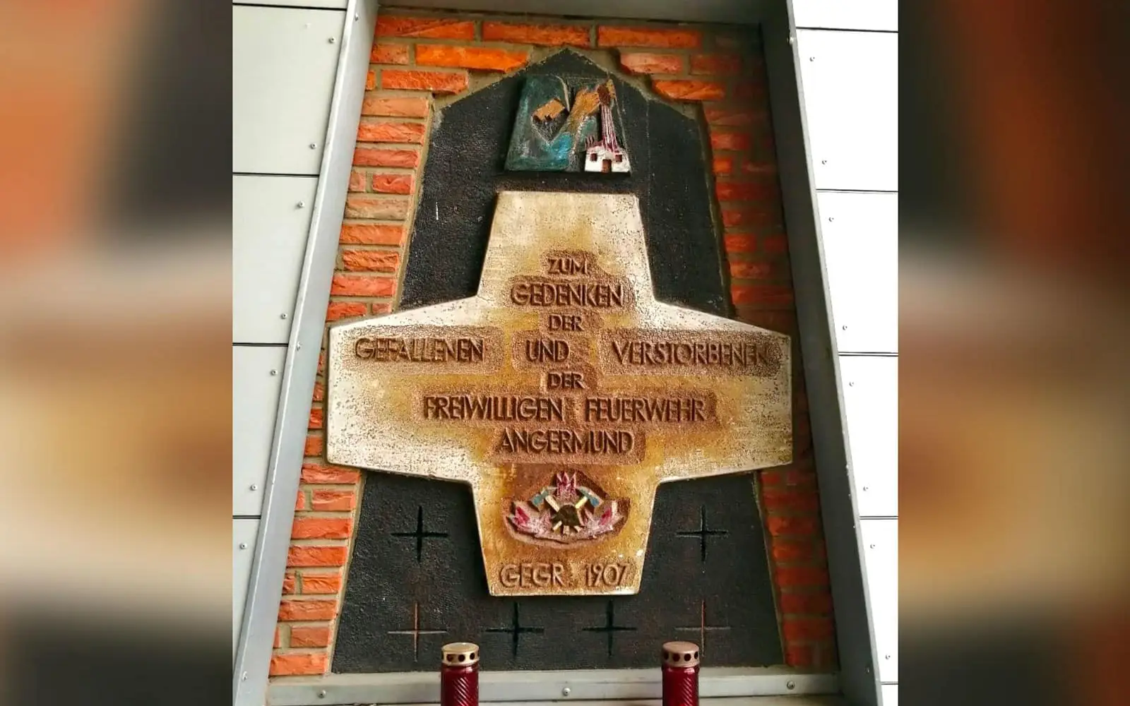 Die Gedenktafel wurde beim Bau der Freiwilligen Feuerwehr in Angermund im Jahr 1969 angebracht. Foto: vj
