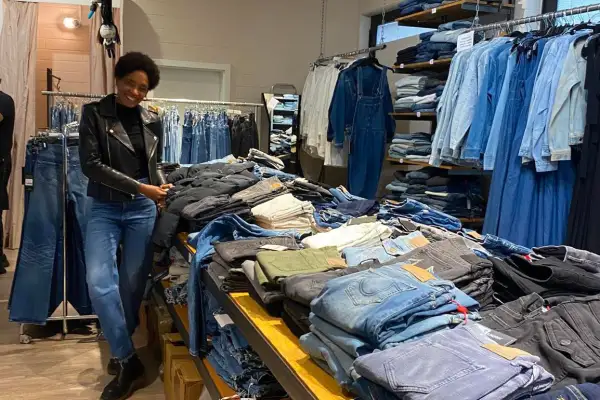 Nach 27 Jahren: UNIFA Fashion Outlet auf der Niederrheinstrasse schließt