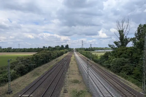 Umfangreiche Gleisarbeiten bremsen Bahnverkehr zwischen Düsseldorf und Duisburg aus