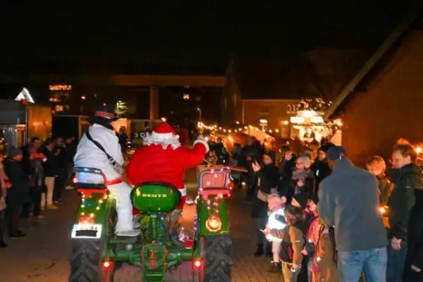 Beliebter Treffpunkt: „Huckinger Weihnachtsmarkt“