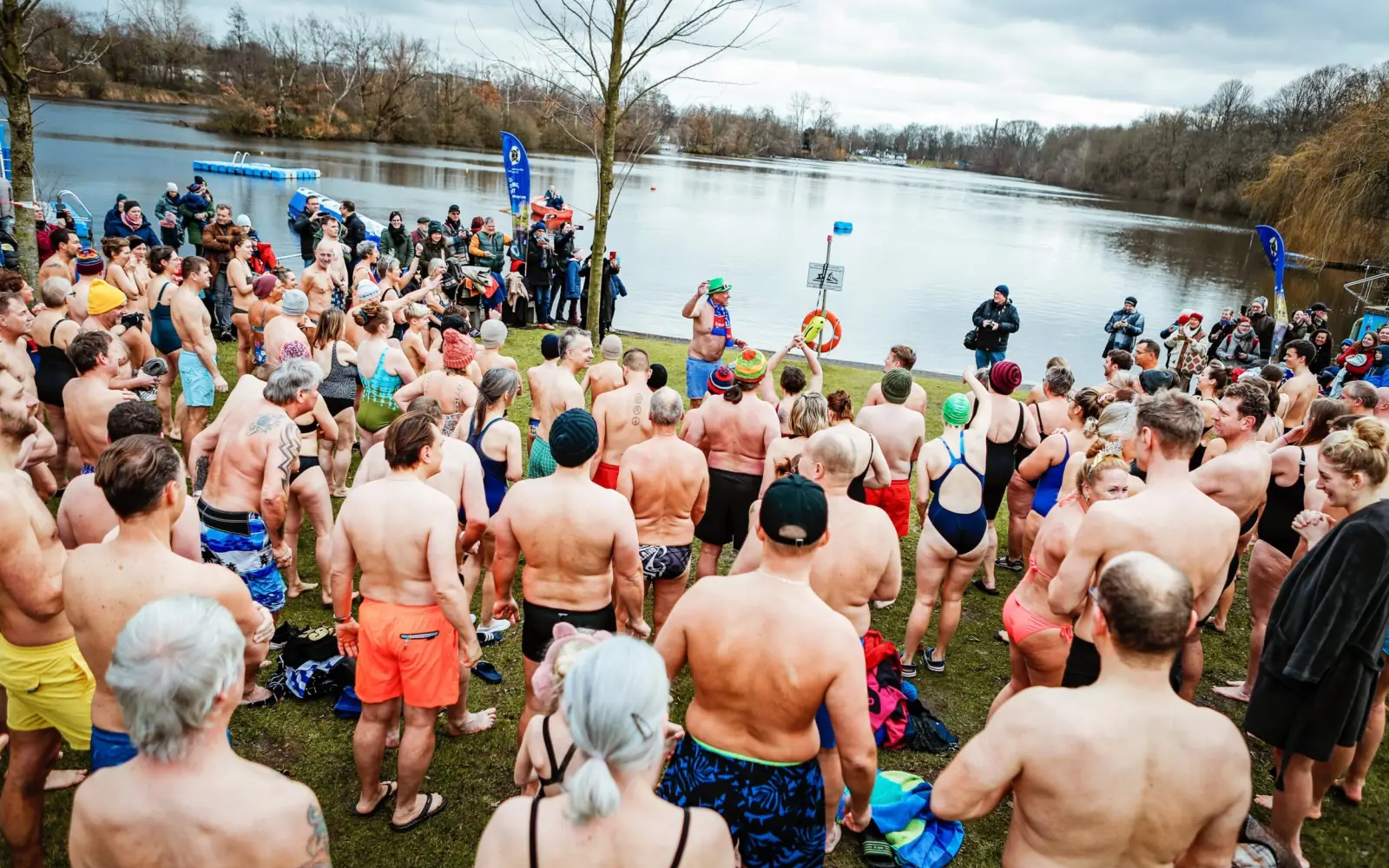Nicht nur zahlreiche Teilnehmende werden am Barbarasee erwartet – auch viele Besucher, die anspornen und fotografieren werden. Archivfoto: ASCD