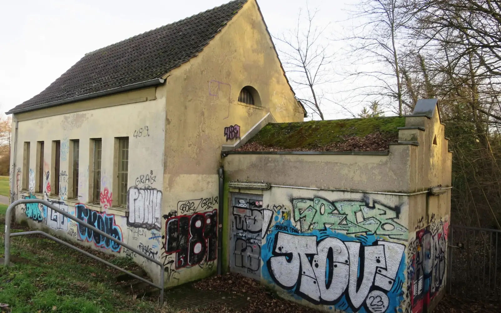 In der Sitzung der Bezirksvertretung 5 wird über die Machbarkeitsstudie zur Nutzung des alten Pumpenhauses in Kaiserswerth beraten. Zudem stehen Bauanträge und Haushaltsplan 2026 auf der Tagesordnung. Foto: hs