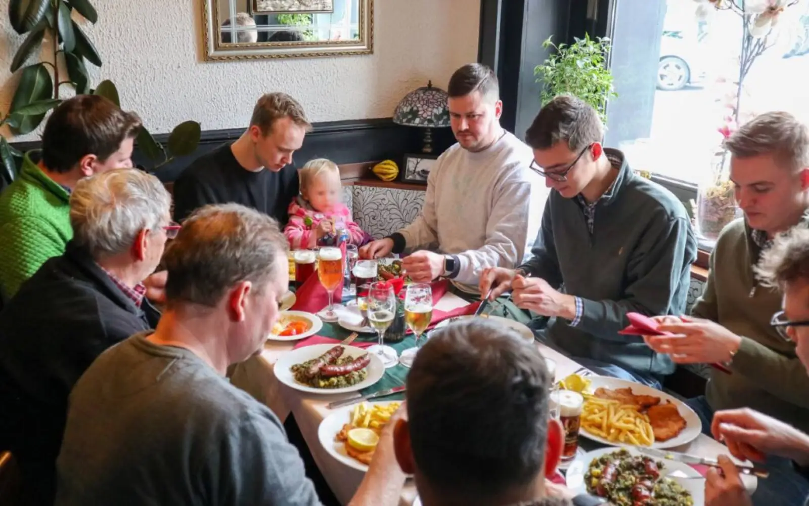 Trecker-Nachwuchs(-Fans) gibt es auch schon reichlich. Foto: vj