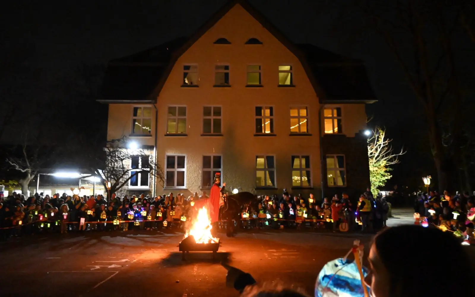 St. Martin: Bunte Laternen leuchteten in den Rahmer Straßen