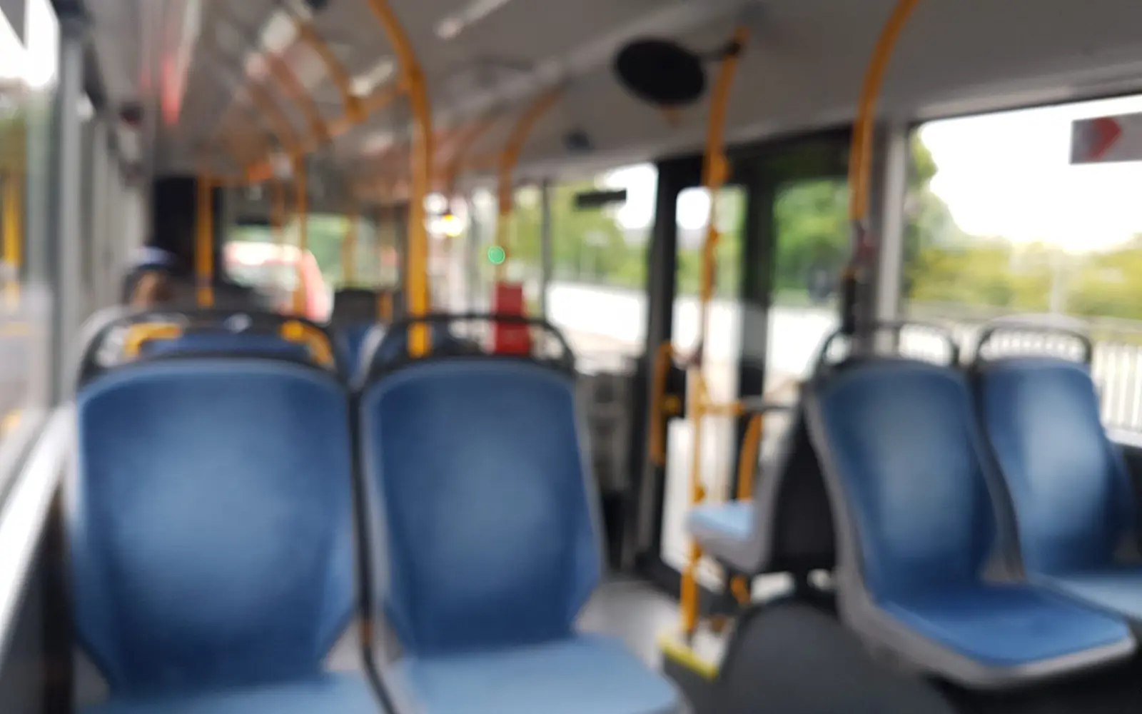 Wegen der Bauarbeiten fahren auf dem gesperrten Abschnitt Busse statt Bahnen. Archivfoto: ah