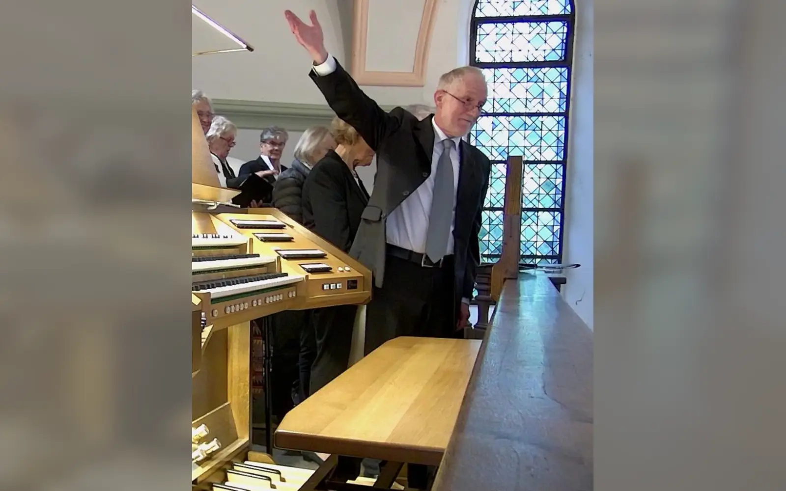 Die Gesamtleitung des Konzerts lag in den Händen von Werner Marzi. Foto: Kirche