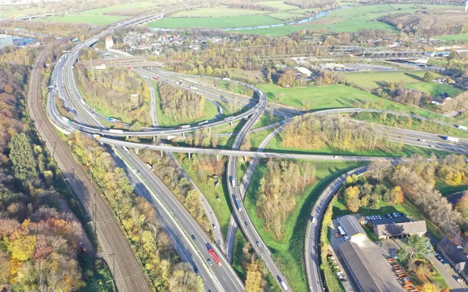 Das Autobahnkreuz Kaiserberg, umgangssprachlich auch als „Spaghetti-Knoten“ bekannt, vor dem Beginn des Umbaus. Foto: Die Autobahn GmbH des Bundes