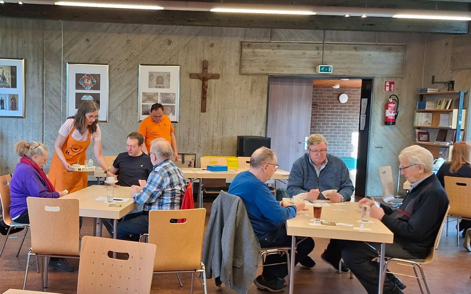 Teilnehmerinnen und Teilnehmer beim Skatturnier im vergangenen Jahr. Foto: privat