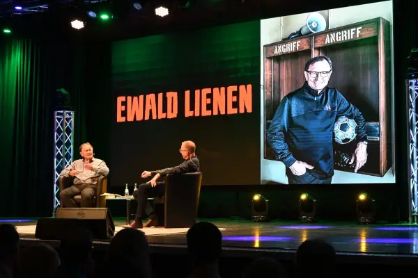 Ewald Lienen im Steinhof: Smalltalk mit Tiefgang – und „Hoppi“