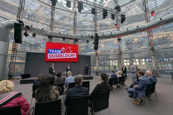 EUREF-Campus als Zukunftslabor: Lars Klingbeil zu Gast bei OB-Kandidat Fabian Zachel