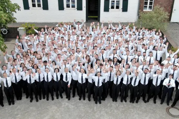 203 neue Polizeikommissarinnen und Polizeikommissare in Duisburg ernannt