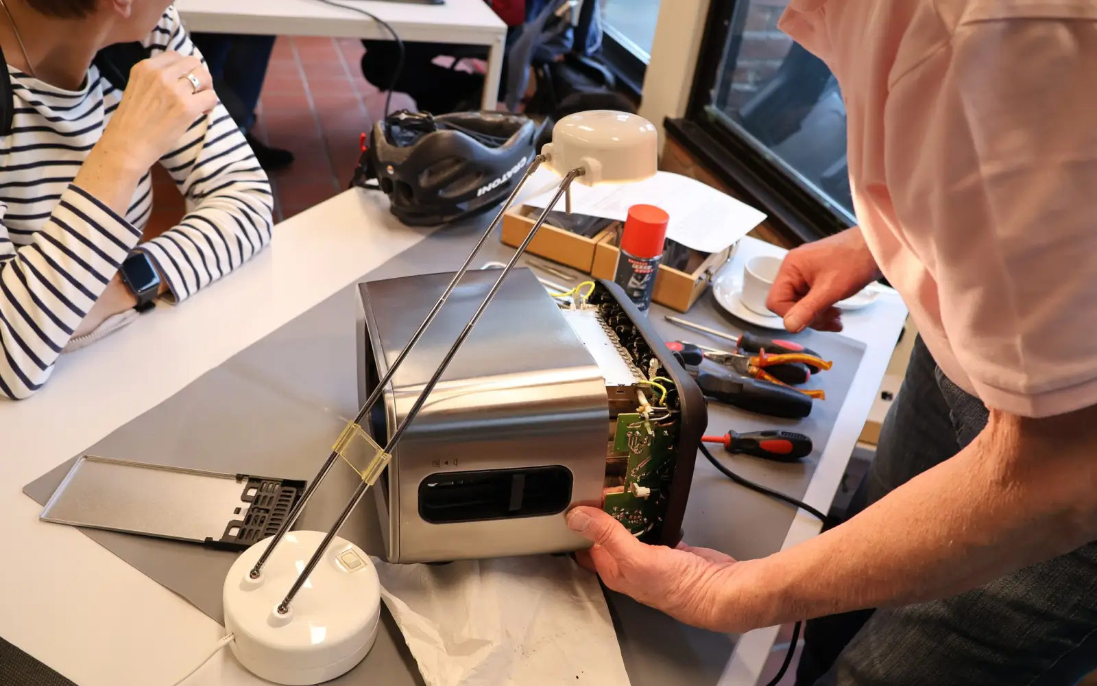 Beim Reparaturcafé in Kaiserswerth erhalten auch defekte Kleingeräte wie dieser Toaster eine Chance auf ein zweites Leben. Archivfoto: ah