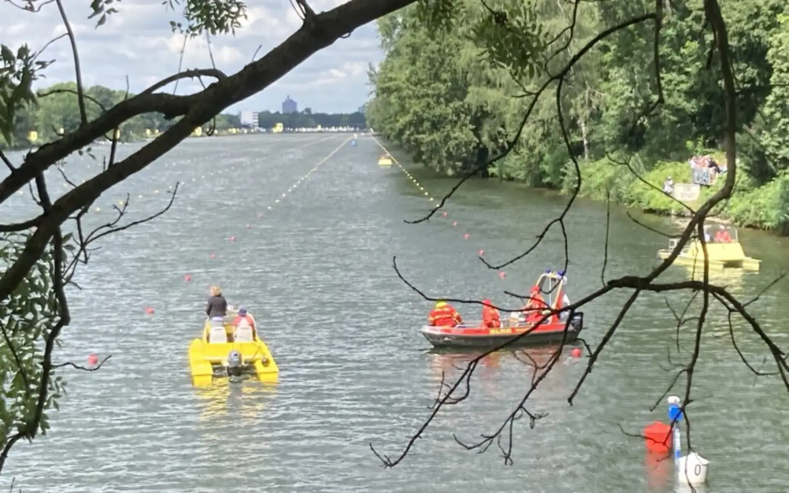 Ohne Helferinnen und Helfer geht es nicht – wie hier die DLRG-Mitarbeitenden. Foto: sam