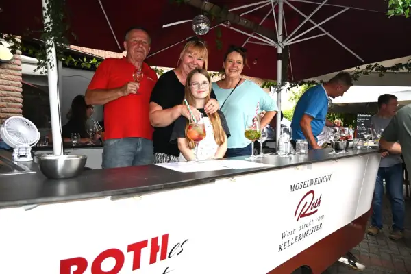 Geselliges Weinfest in der „Schenke“