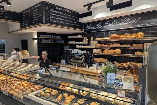 Neue Bäckerei und Café eröffnet in Angermund
