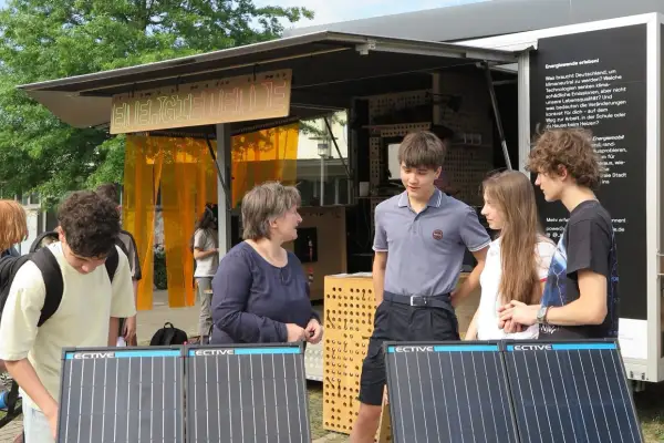 Energiemobil bringt Energiewende ins Max-Planck-Gymnasium