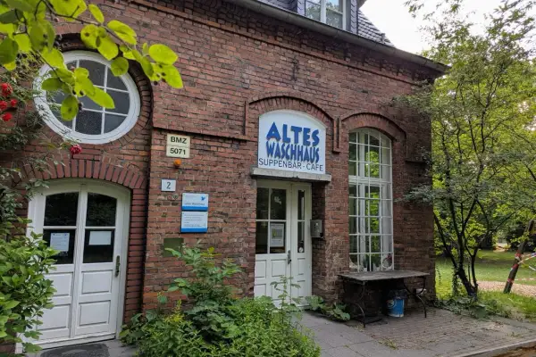 „Threads | Fine Lines“: Garnkunst von Merle Guenther in Kaiserswerth