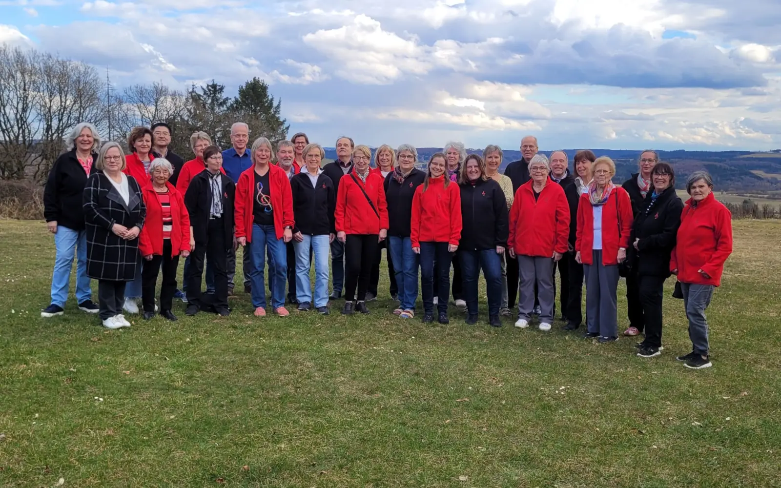 Ein erfolgreiches Probenwochenende erlebten die Sängerinnen und Sänger der Chorgemeinschaft Cantemus Duisburg-Rahm jetzt in der Eifel. Foto: privat