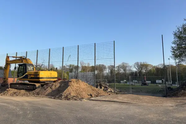 Kunstrasenplatz am Neusser Weg stärkt Jugendarbeit des SV Lohausen dauerhaft