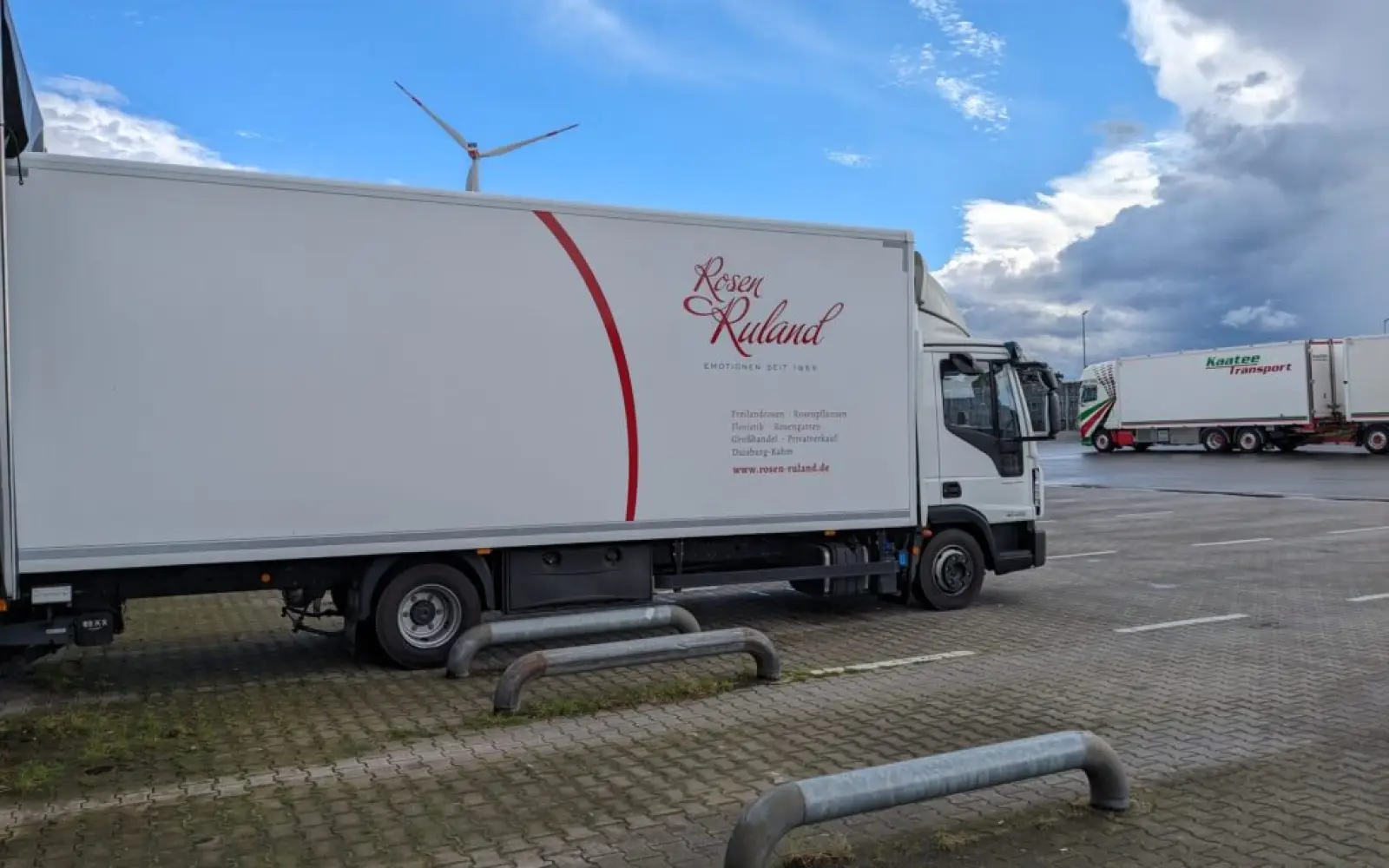 Tägliche Lieferung zur holländischen Blumenauktion. Foto: Rosen Ruland