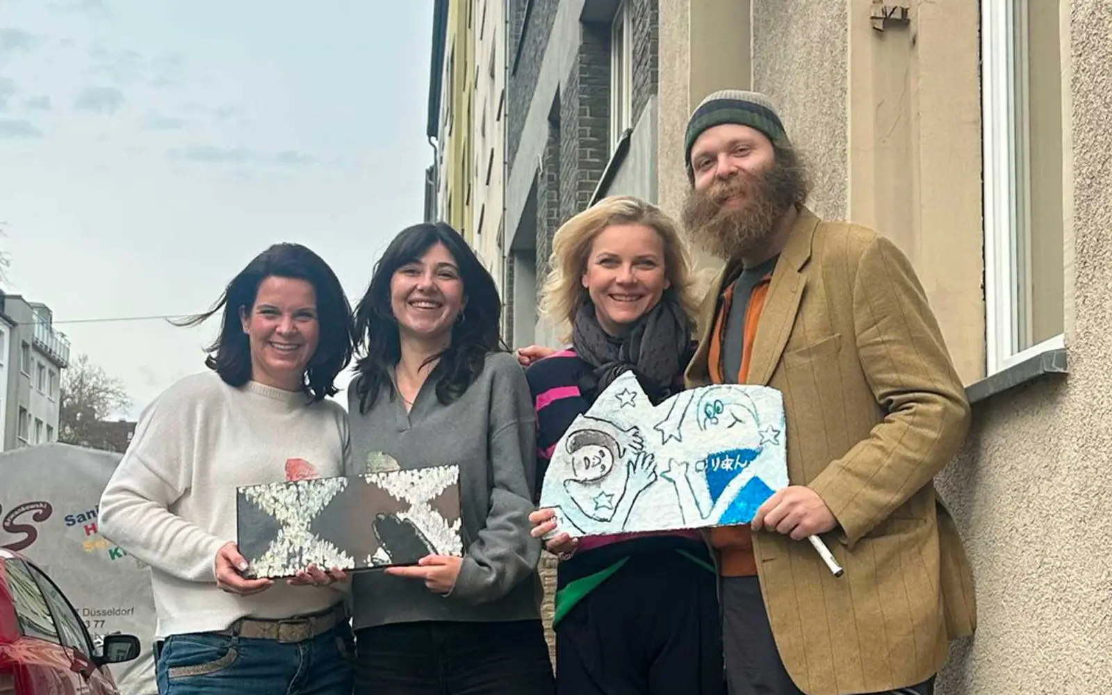 Rebekka Eitelwein (Activity-Beauftragte, Lions Club Düsseldorf-Schloss Kalkum), Sophie Schnellbach (KöX), Dr. Carolin Gerckens (Präsidentin, Lions Club Düsseldorf-Schloss Kalkum) und Johannes Herrmann (KöX) (von links). Foto: privat