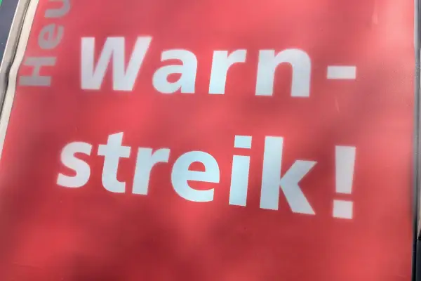 Warnstreiks in Düsseldorf und Duisburg