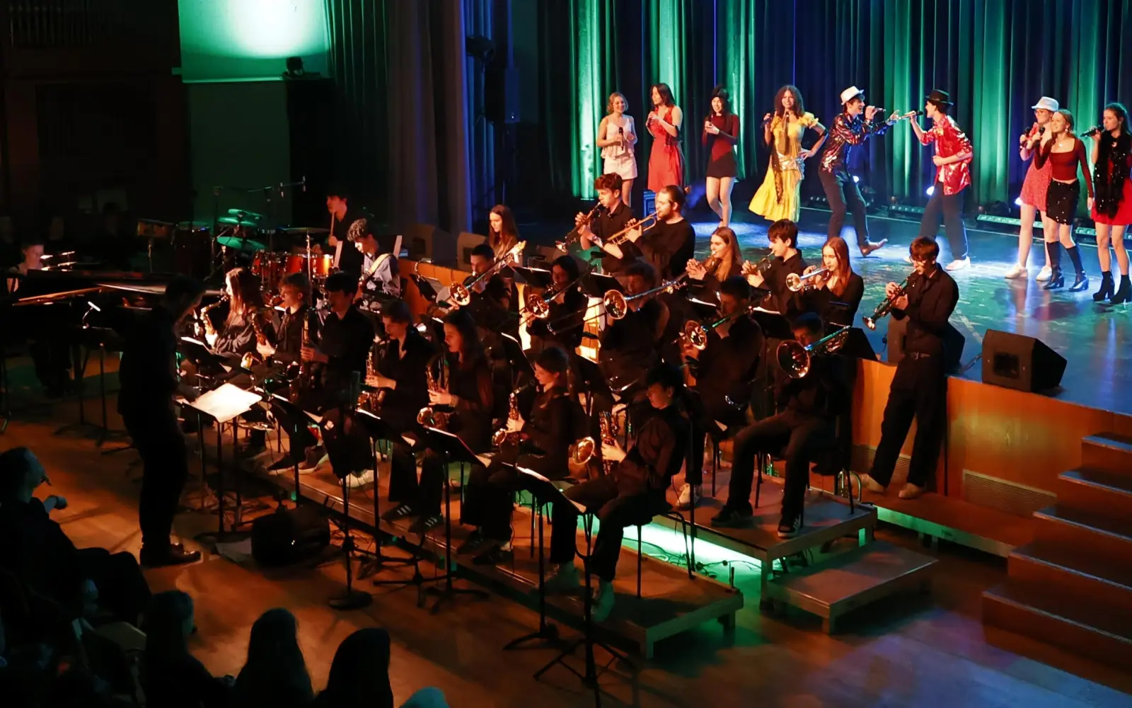 Die Big Band des Theodor-Fliedner-Gymnasiums begeisterte das Publikum mit einem abwechslungsreichen Programm und mitreißenden Arrangements. Foto: TFG
