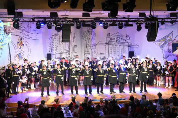 Gelungene Altweiberparty der „Blauen Jungs“ in Huckingen