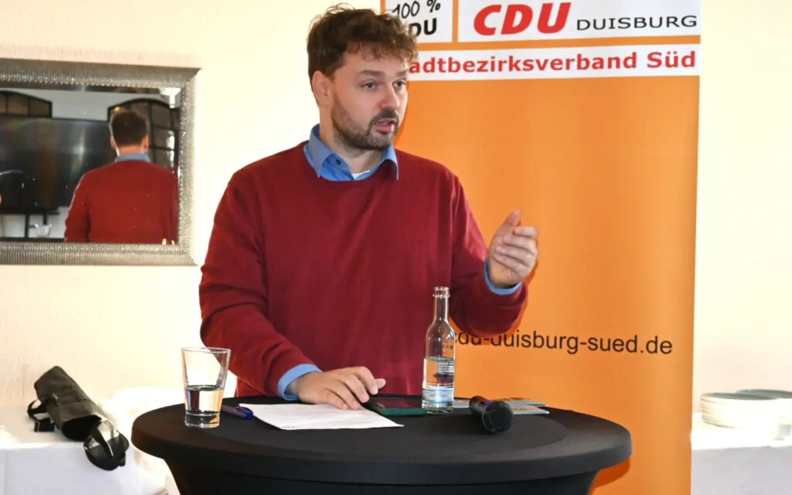 Dennis Schleß gratulierte Bärbel Bas zu ihrem Sieg. Foto: sam