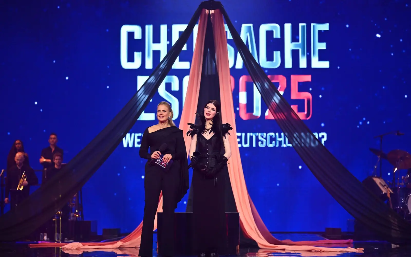 Moderatorin Barbara Schöneberger führt durch den ESC-Vorentscheid „Chefsache ESC 2025“. Foto: RTL / Raab Entertainment / Willi Weber