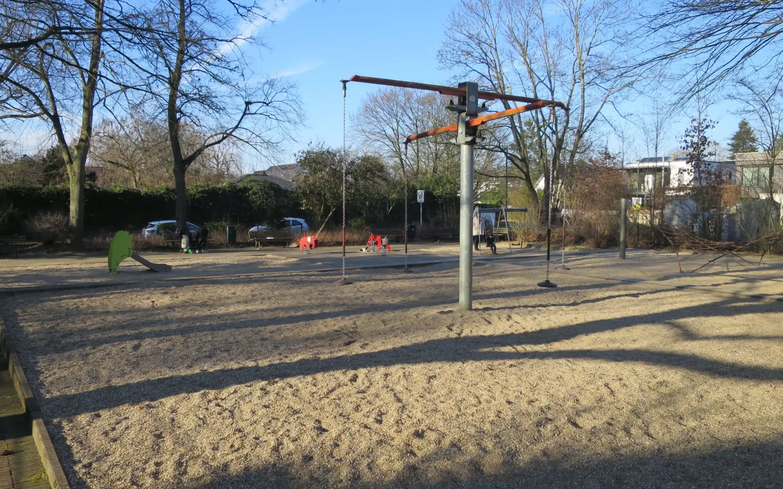 Auf dem Kinderspielplatz an der Bockumer Straße/Ecke Melbecksweg ist noch Platz für einen Matschspielplatz für Kinder. Foto: hs