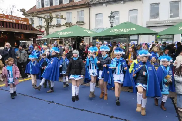 Ein grandioses Biwak der Kaiserswerther Karnevalsgesellschaft