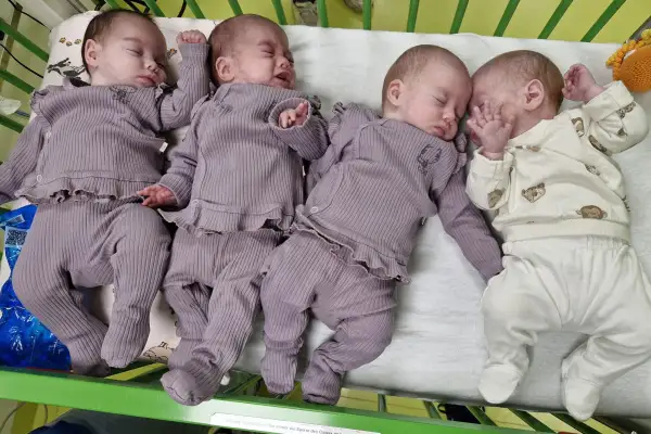 Eltern freuen sich über vierfaches Babyglück in Kaiserswerth