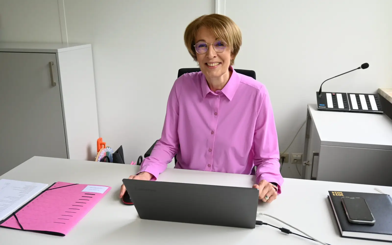 Edith Winter kam 2019 zur Grundschule nach Rahm. Nun wechselt die Rektorin „nach reiflicher Überlegung“ zur Grundschule nach Großenbaum. Archivfoto: sam