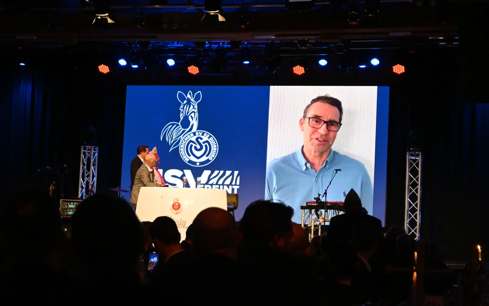 Auch MSV-Geschäftsführer Michael Preetz ist nun „Bürger des Jahres 2026“. Er war aus Österreich zugeschaltet – wegen eines Unfalls beim Skifahren konnte er nicht an der Ehrung in Huckingen teilnehmen. Foto: sam