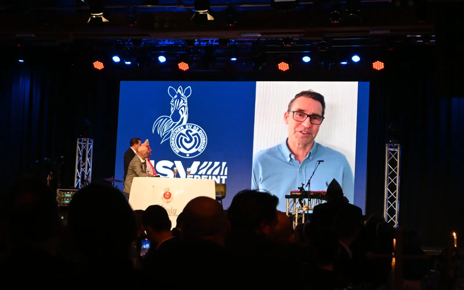 Auch MSV-Geschäftsführer Michael Preetz ist nun „Bürger des Jahres 2026“. Er war aus Österreich zugeschaltet – wegen eines Unfalls beim Skifahren konnte er nicht an der Ehrung in Huckingen teilnehmen. Foto: sam