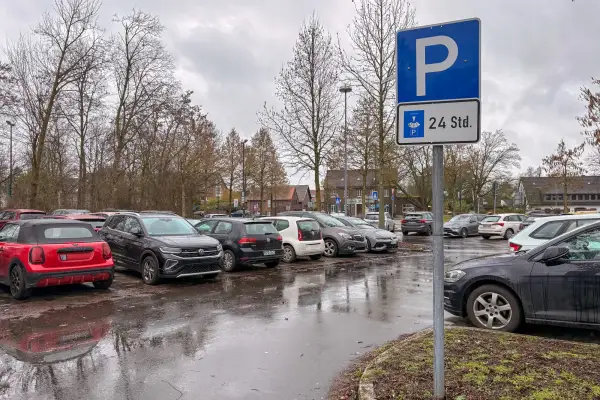 Neue Parkregeln am P+R Wittlaer: Parkscheibe ab sofort Pflicht