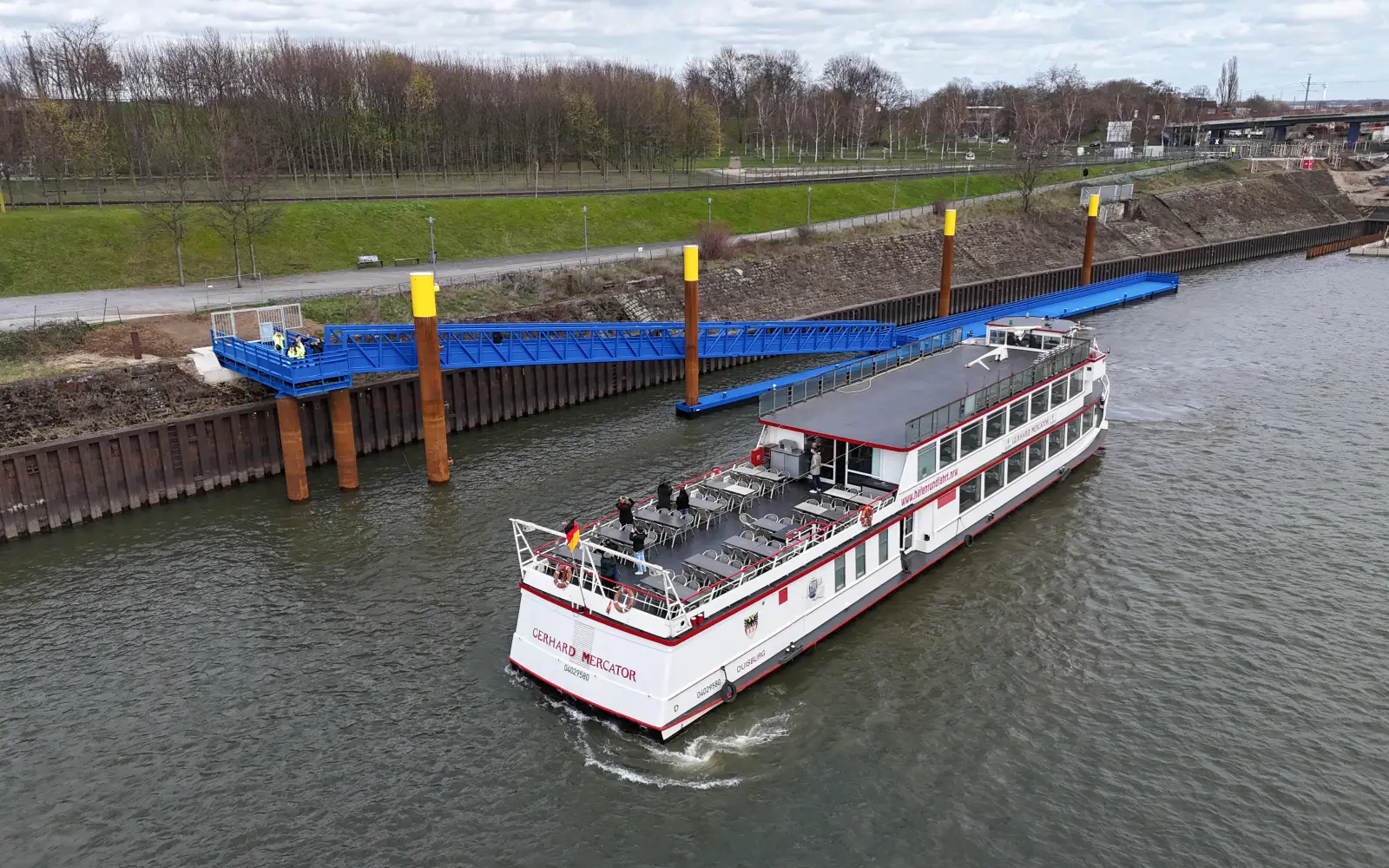 Zur IGA 2027 können die Besucher den RheinPark in Duisburg auch über den Rhein erreichen. Foto: Nikolay Dimitrov/Wirtschaftsbetriebe Duisburg