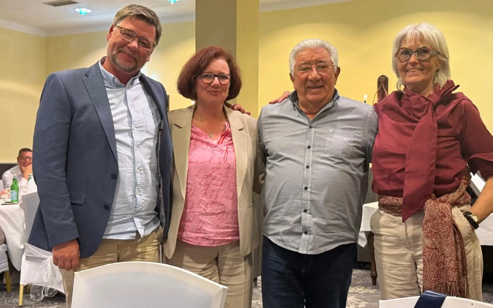 Freuten sich über das gelungene Benefiz-Essen bei Milser (von links): Michael Jansen, Sylvia Linn, Antonio Pelle und Dagmar Frochte. Foto: privat 