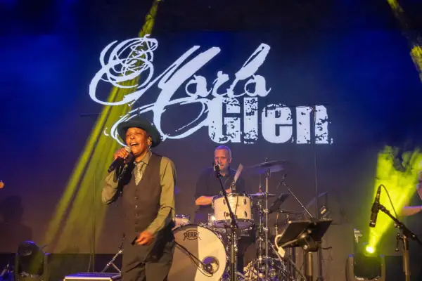 Volles Haus für Marla Glen im Steinhof