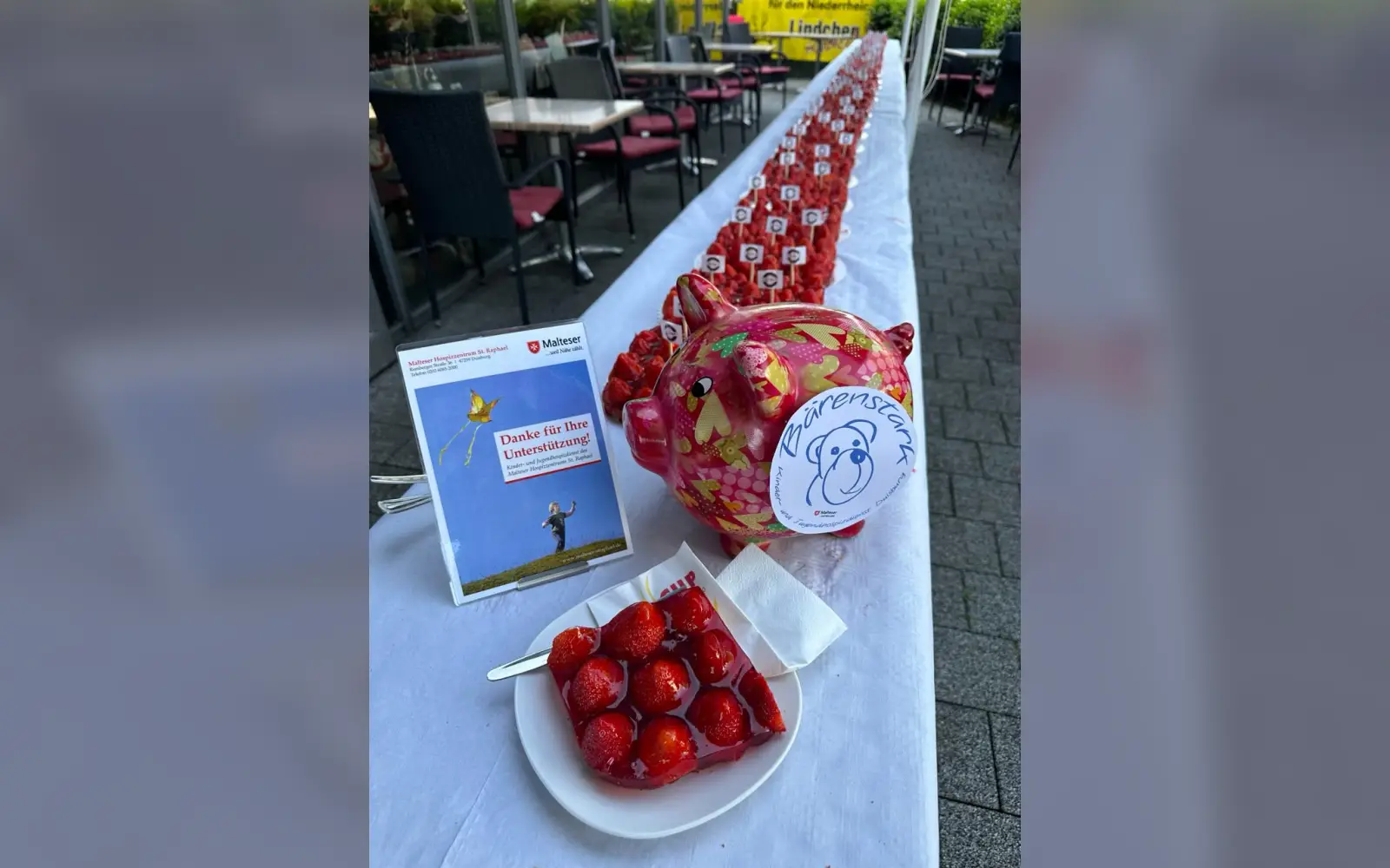 Erdbeerkuchen für den guten Zweck