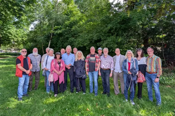 Realschüler der 10b trafen sich nach 50 Jahren in Huckingen wieder