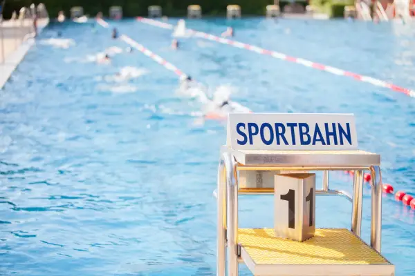Das Angerbad wird zum Schauplatz des 45. Dumeklemmer Pokal-Schwimmfests