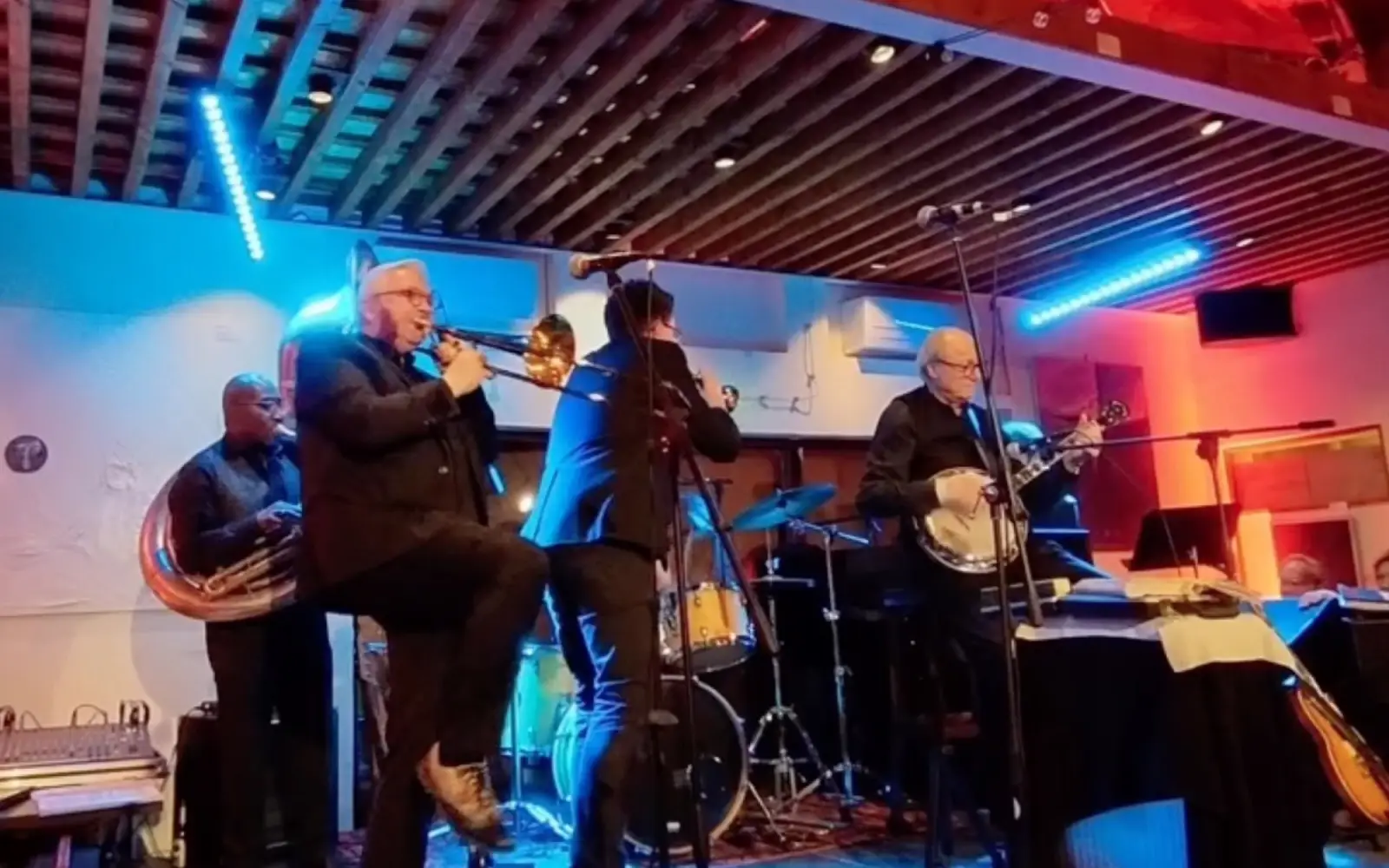 JAZZSTEPS live in Kaiserswerth, Schlossallee 1, Copyright: Wolfgang Scheelen