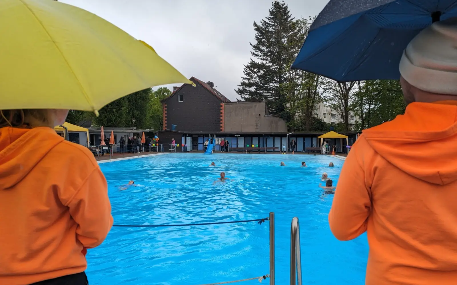 Freibad Kaiserswerth Anschwimmen 2024 Aprilwetter
