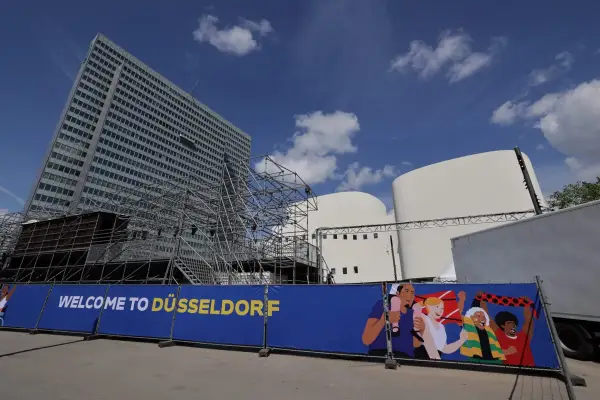 Eröffnung UEFA EURO 2024 Fan-Zone in – Kultur- und Fußballfest am Gustaf-Gründgens-Platz