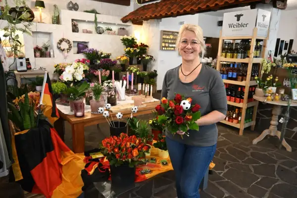„Rosen Ruland“: Duftende Fußballsträuße als nettes Mitbringsel