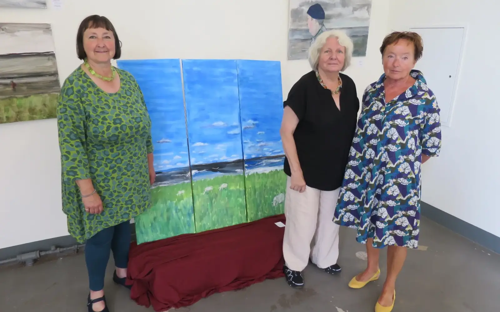 Von Links: Sabine Märker, Hanni Müller-Kranzhoff und Monika Waller im Ballhaus. Foto: hs