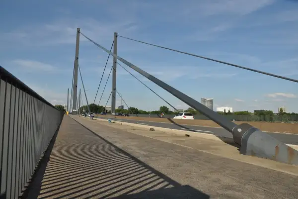 Die Theodor-Heuss-Brücke ist drei Wochen lang nachts gesperrt